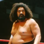 Sika Anoa’i, WWE Hall of Famer and Father of Roman Reigns, Is Dead | FAME DELIVERED