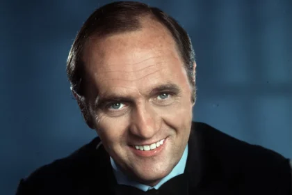 Bob Newhart, legendary comedian and deadpan sitcom star, passes away at 94