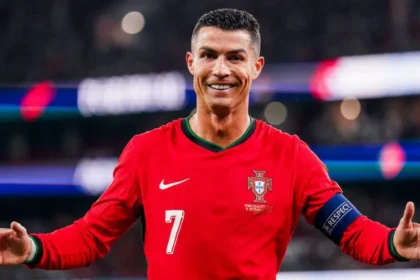 Cristiano Ronaldo hits 1bn social media followers