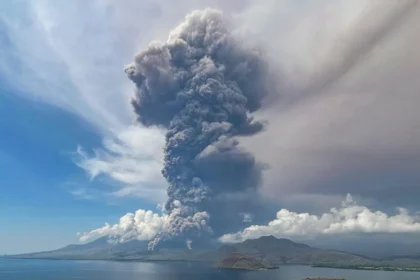 Bali Flights Cancelled Due to Volcanic Ash from Mount Lewotobi Laki-Laki